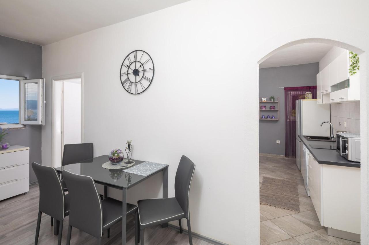 Sky Way Apartments Dugi Rat Esterno foto