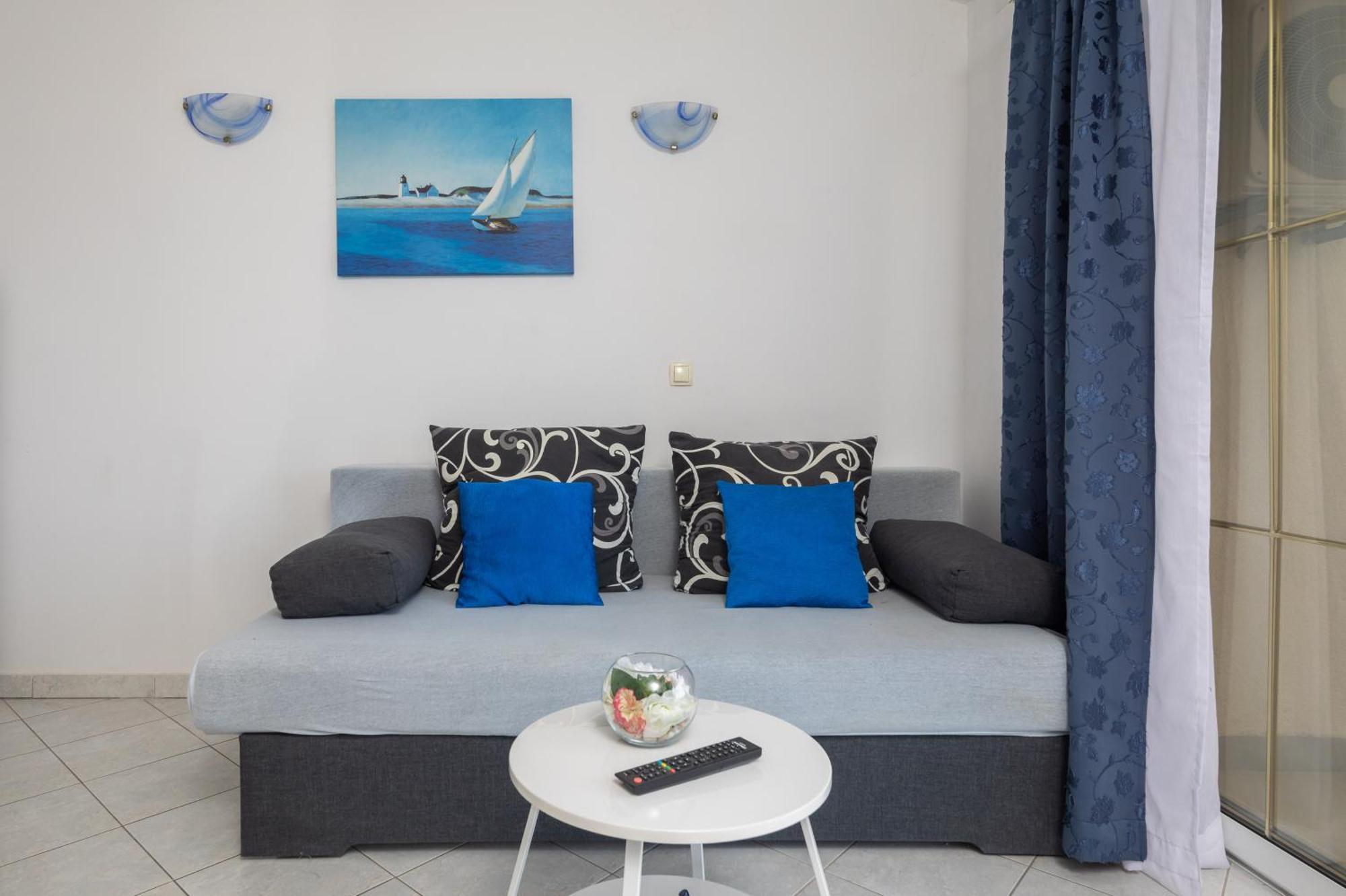 Sky Way Apartments Dugi Rat Esterno foto